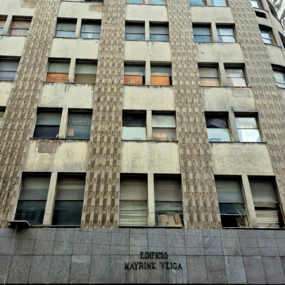 PRÉDIO COMERCIAL COM EXCELENTES LOJAS E SALAS NO CENTRO DO RIO (PRÓX A PRAÇA MAUÁ), localizado em Rio De Janeiro - RJ